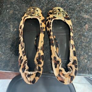 Tory Burch flats! Worn 1 time! Size 7 women’s